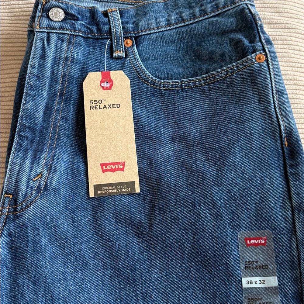 Levi's 550 Relaxed Fit Blue Jeans - Picture 2 of 2